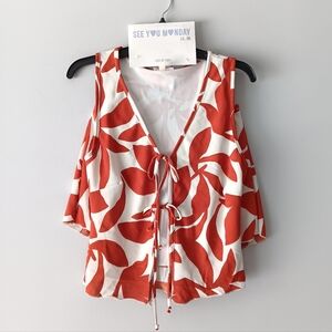 See you Monday Tie-Front Sleeveless Top & Shorts Set Orange White Leaf Print L